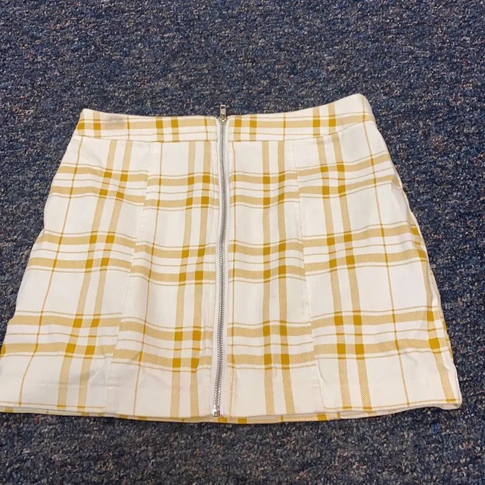 Forever 21 Zip up Skirt sz. M